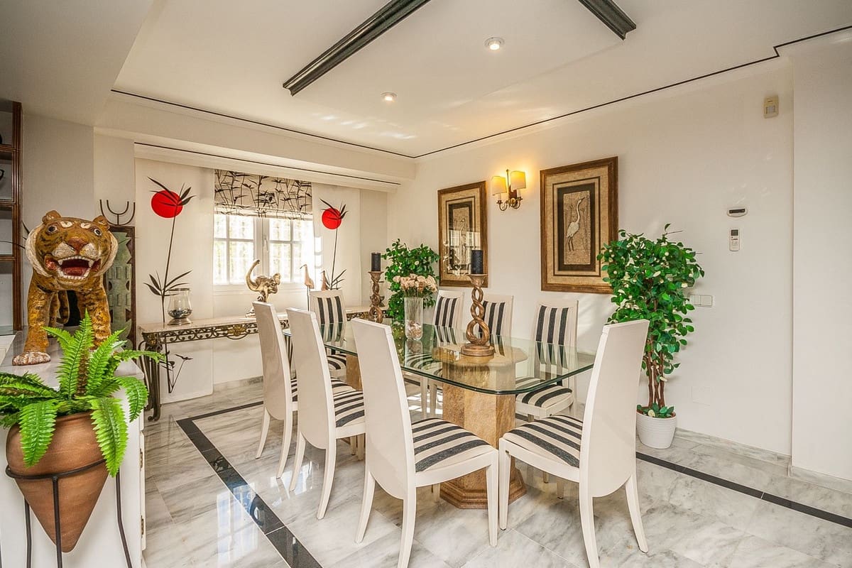 5 Zimmer Villa zu verkaufen in Calahonda - 1.195.000 € (Ref: 9813617)