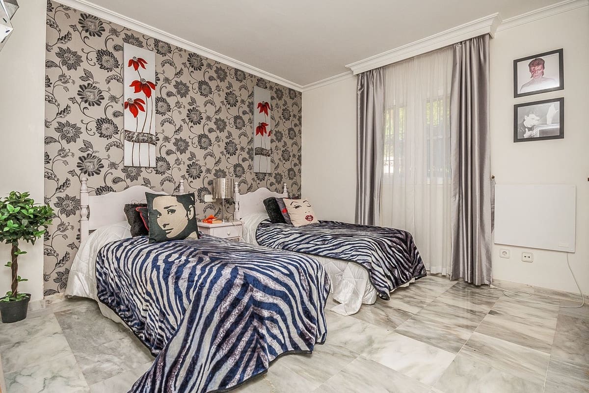 5 Zimmer Villa zu verkaufen in Calahonda - 1.195.000 € (Ref: 9813617)