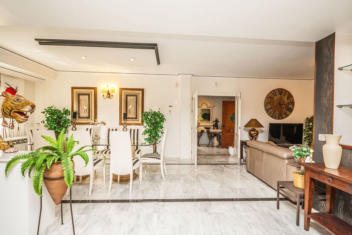 5 Zimmer Villa zu verkaufen in Calahonda - 1.195.000 € (Ref: 9813617)