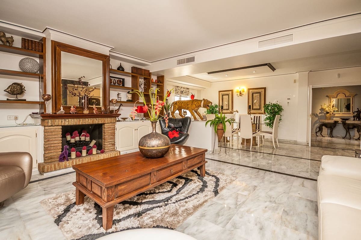 5 Zimmer Villa zu verkaufen in Calahonda - 1.195.000 € (Ref: 9813617)