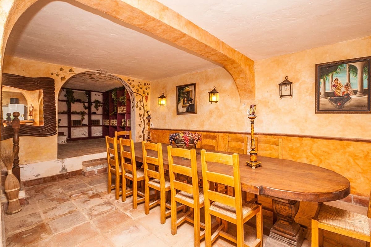 5 Zimmer Villa zu verkaufen in Calahonda - 1.195.000 € (Ref: 9813617)