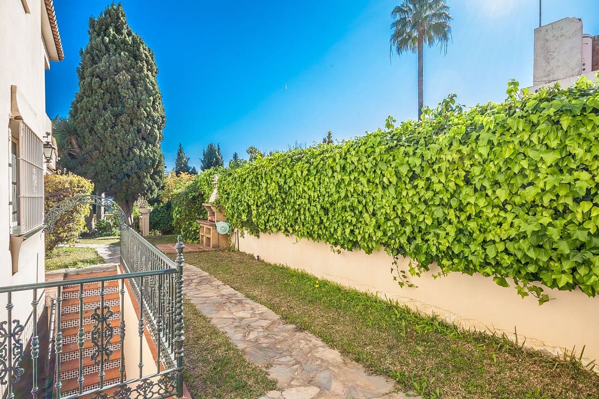 5 Zimmer Villa zu verkaufen in Calahonda - 1.195.000 € (Ref: 9813617)