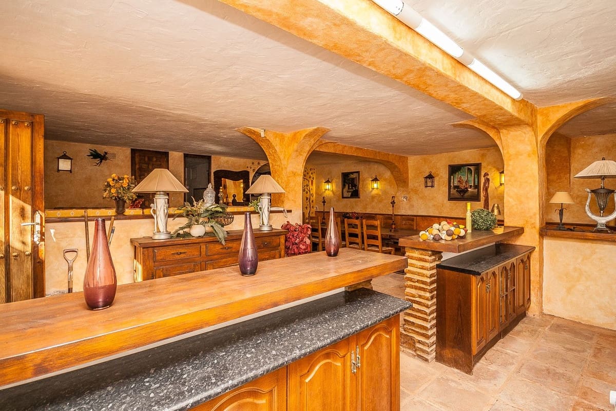 5 Zimmer Villa zu verkaufen in Calahonda - 1.195.000 € (Ref: 9813617)