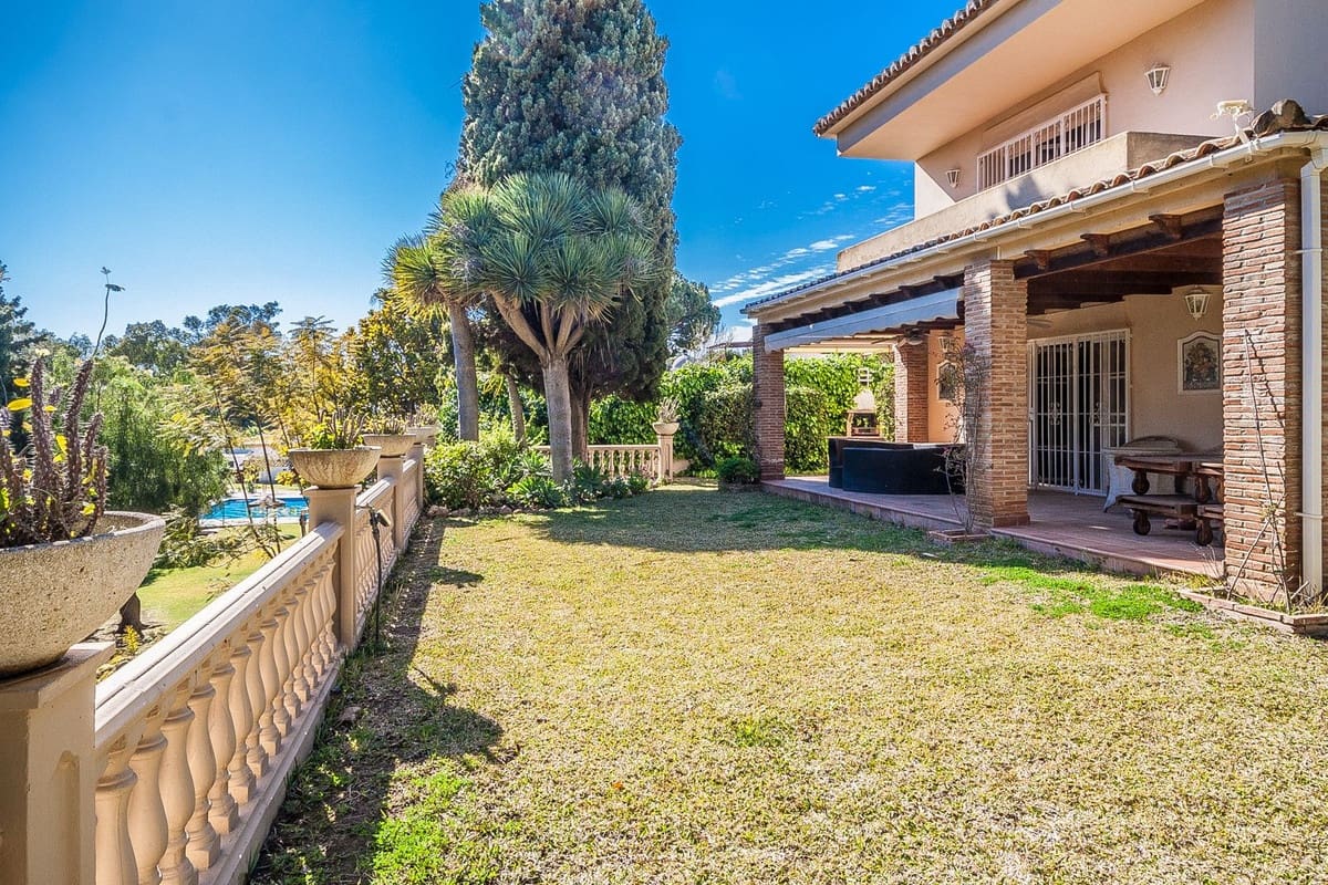 5 Zimmer Villa zu verkaufen in Calahonda - 1.195.000 € (Ref: 9813617)