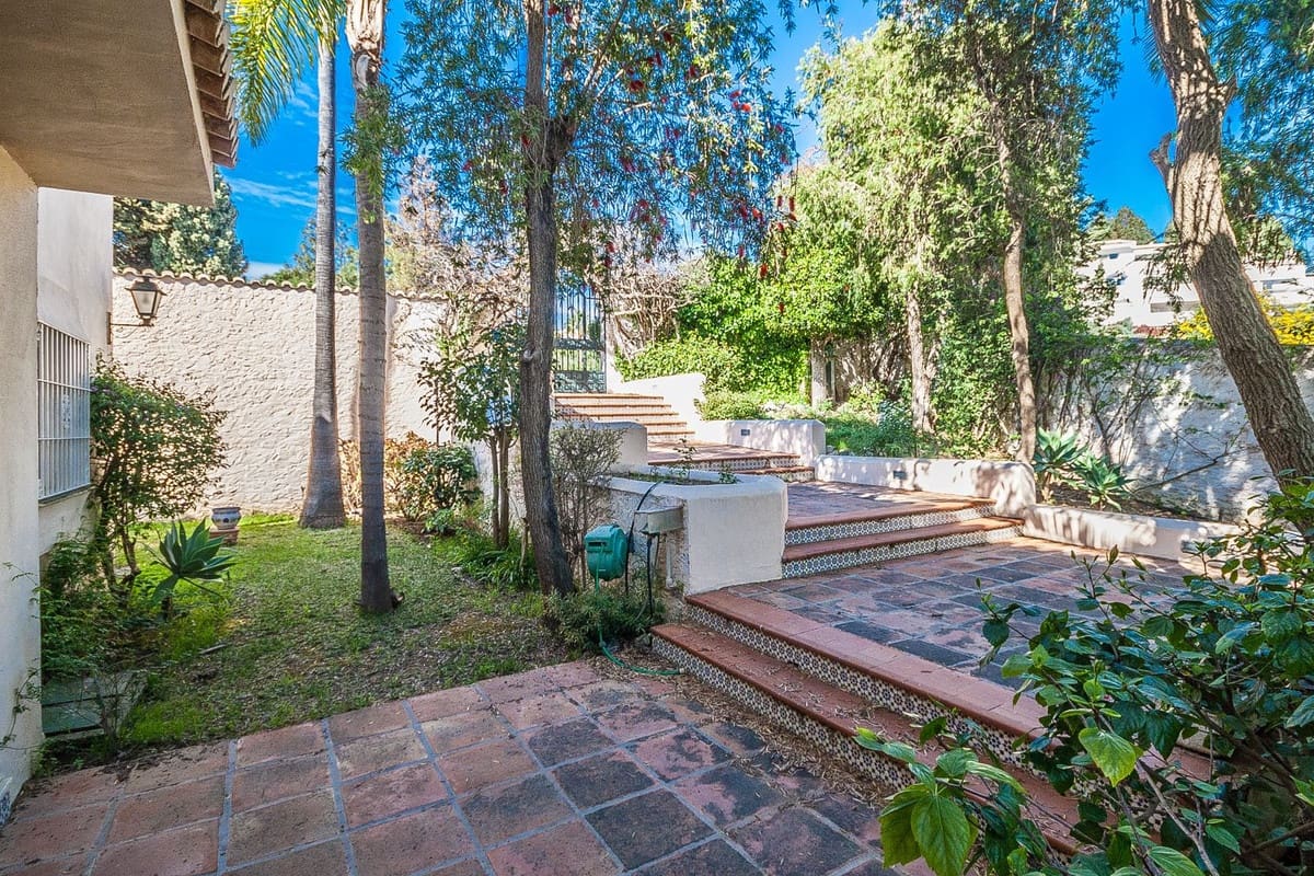5 Zimmer Villa zu verkaufen in Calahonda - 1.195.000 € (Ref: 9813617)