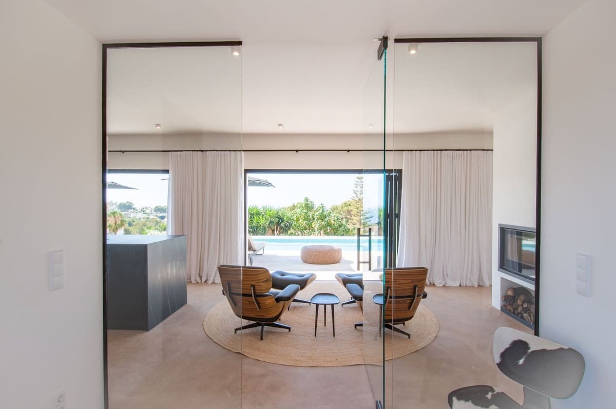 4 bedroom Villa for sale in Benissa - € 2,975,000 (Ref: 9816715)
