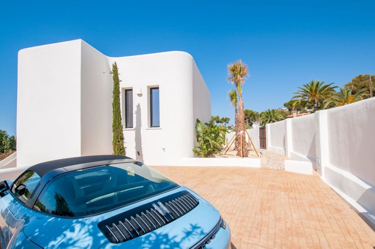 4 bedroom Villa for sale in Benissa - € 2,975,000 (Ref: 9816715)