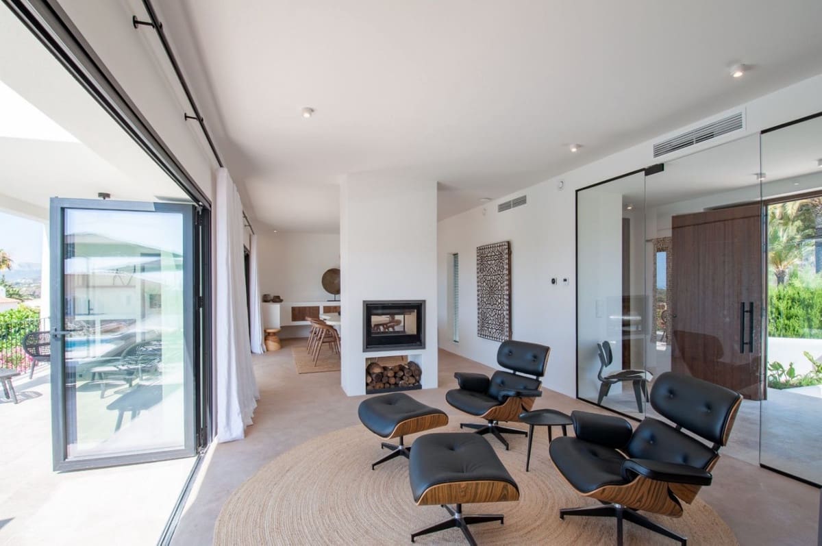 4 bedroom Villa for sale in Benissa - € 2,975,000 (Ref: 9816715)