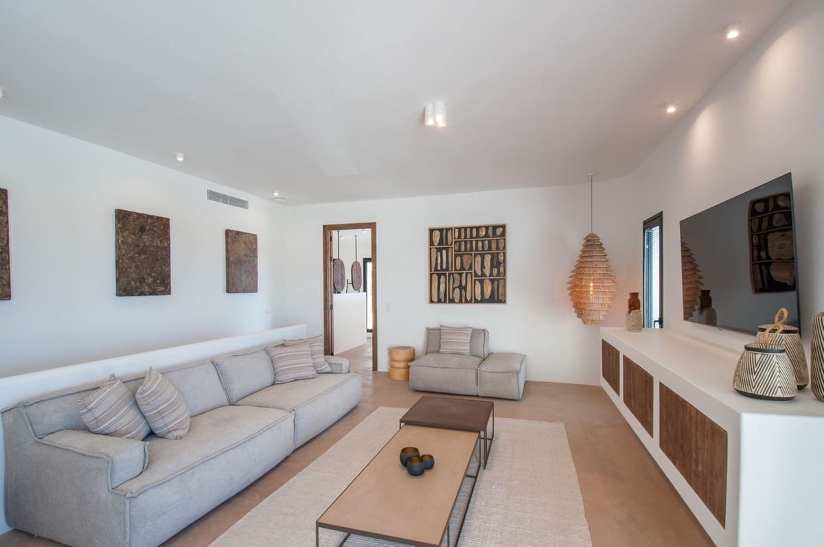 4 bedroom Villa for sale in Benissa - € 2,975,000 (Ref: 9816715)