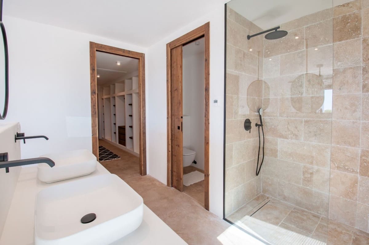 4 bedroom Villa for sale in Benissa - € 2,975,000 (Ref: 9816715)