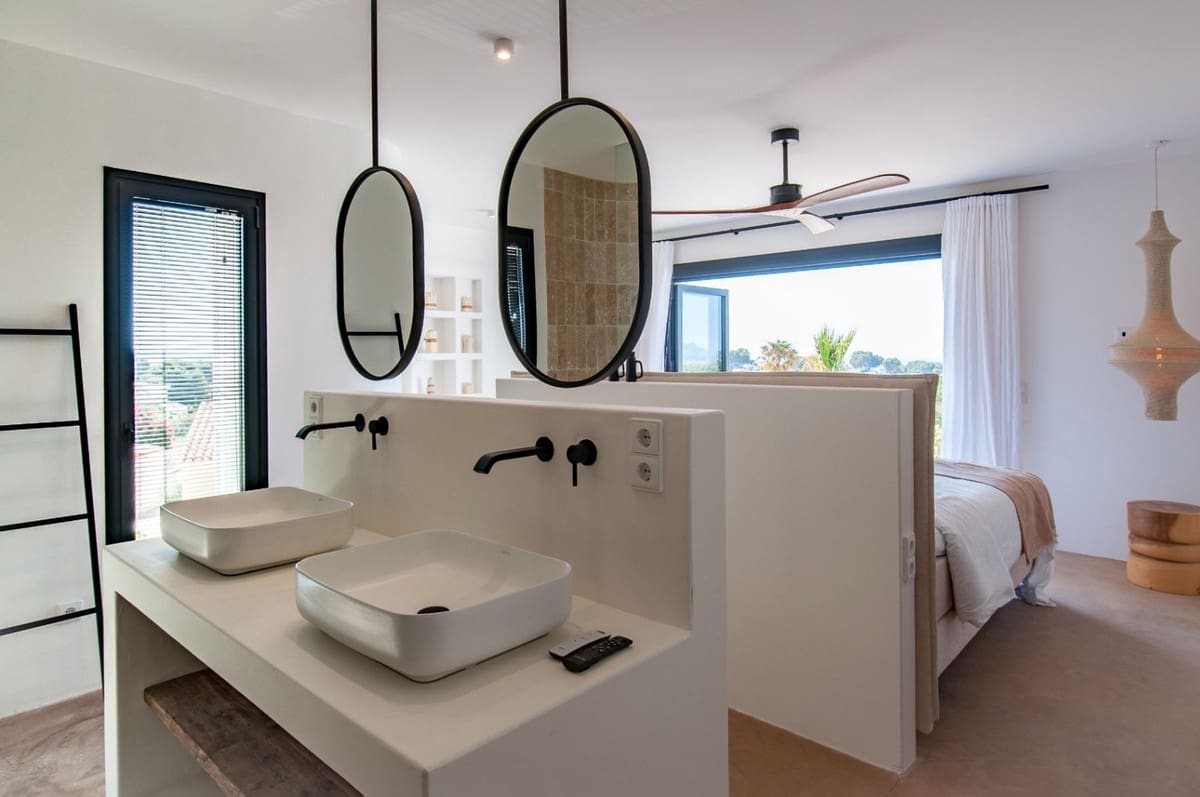 4 bedroom Villa for sale in Benissa - € 2,975,000 (Ref: 9816715)