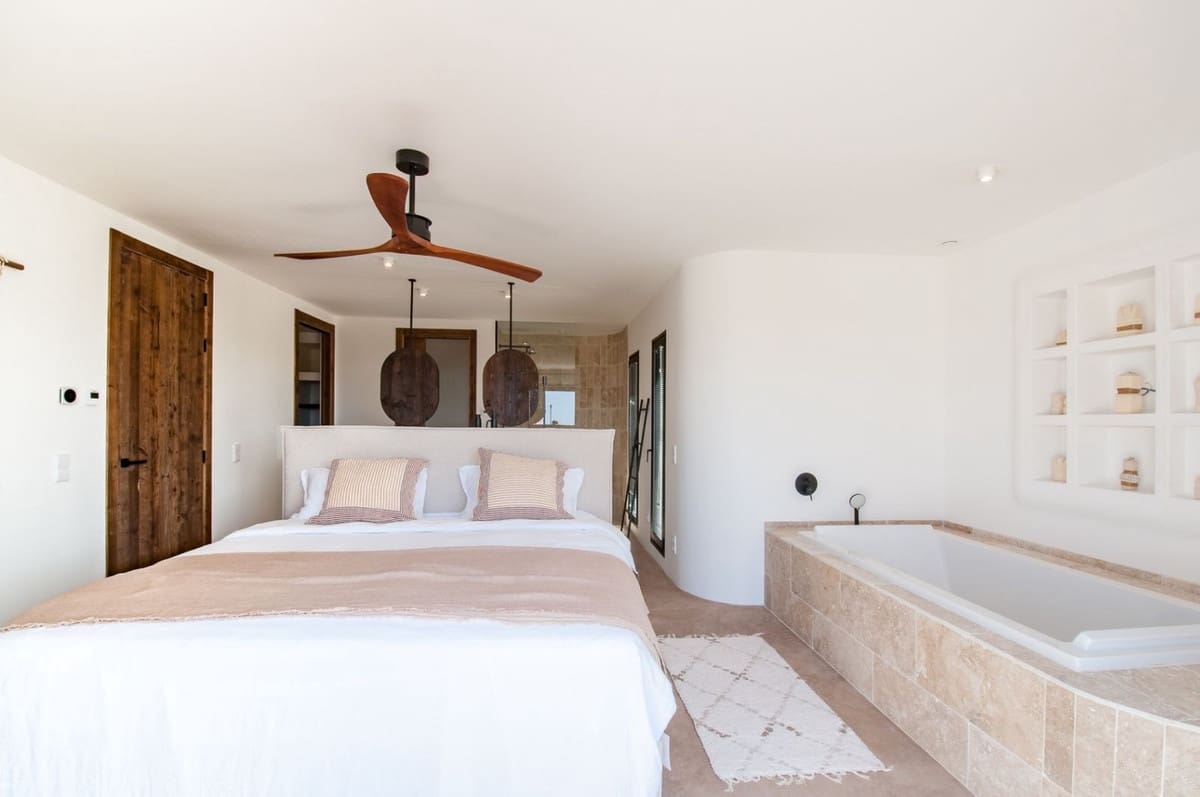 4 bedroom Villa for sale in Benissa - € 2,975,000 (Ref: 9816715)