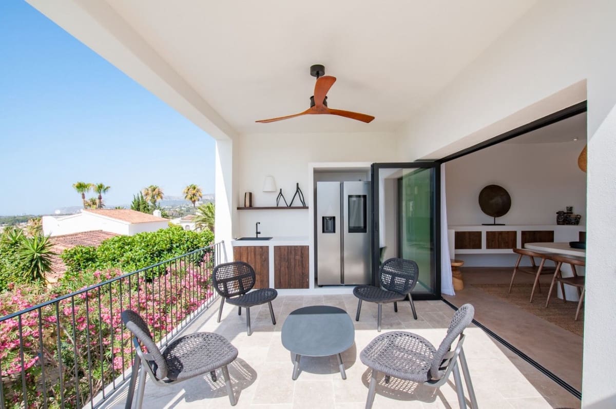 4 bedroom Villa for sale in Benissa - € 2,975,000 (Ref: 9816715)