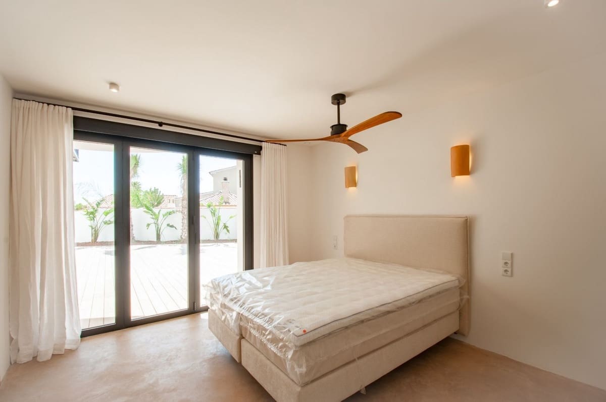 4 bedroom Villa for sale in Benissa - € 2,975,000 (Ref: 9816715)