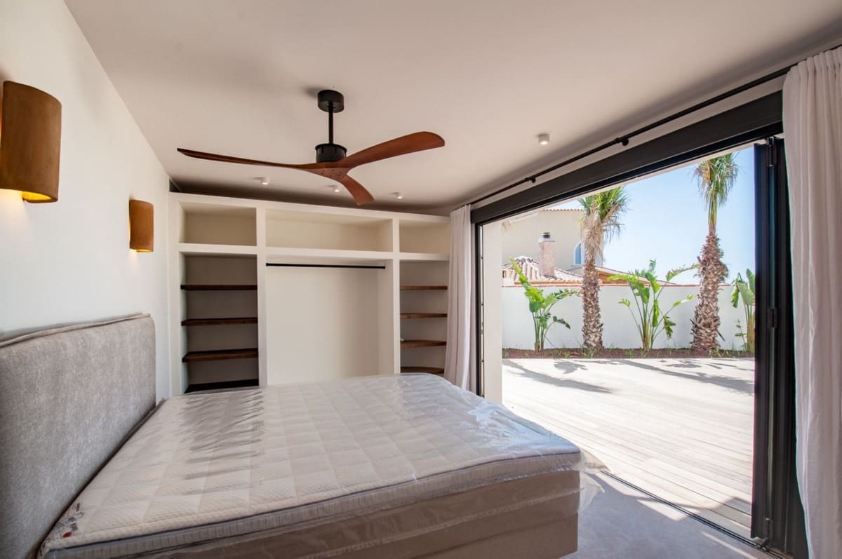 4 bedroom Villa for sale in Benissa - € 2,975,000 (Ref: 9816715)