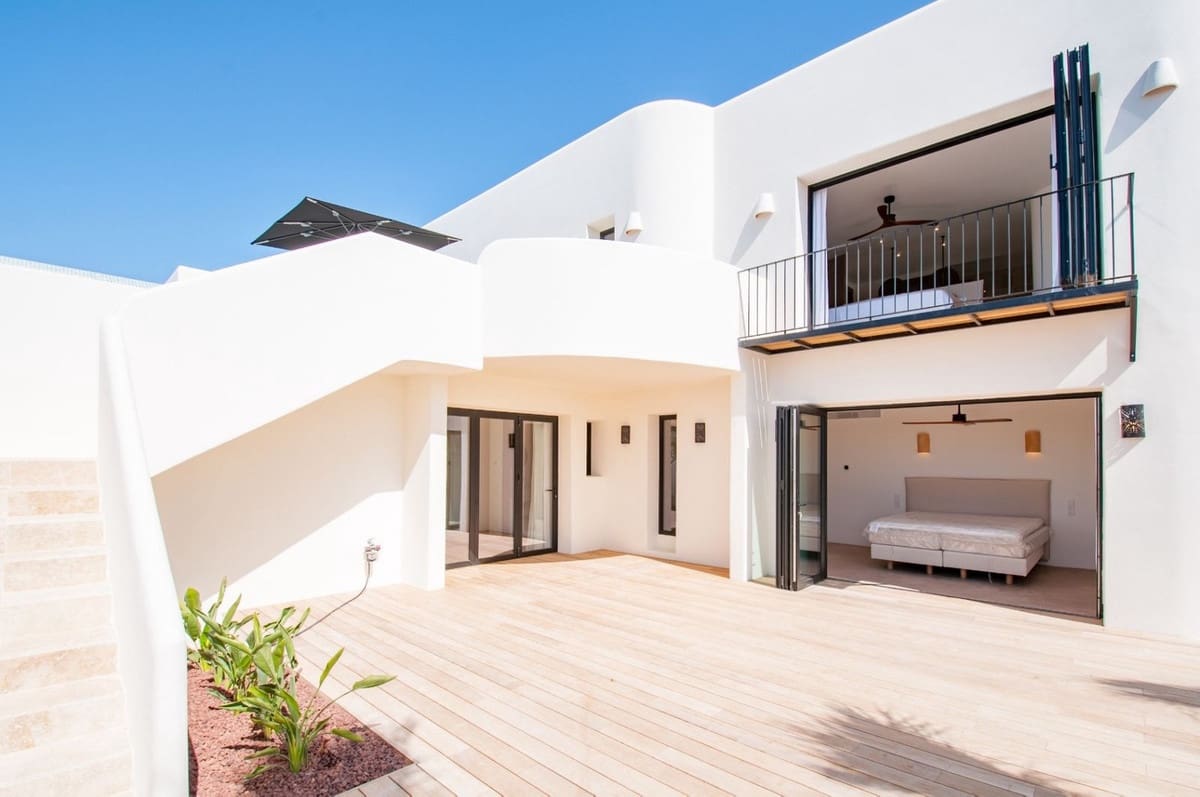 4 bedroom Villa for sale in Benissa - € 2,975,000 (Ref: 9816715)