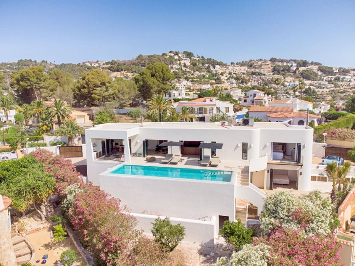 4 bedroom Villa for sale in Benissa - € 2,975,000 (Ref: 9816715)