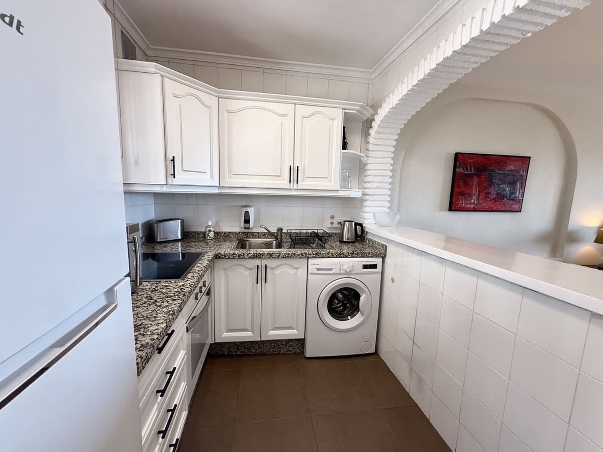 2 slaapkamer Appartement te koop in Riviera del Sol - € 359.000 (Ref: 9819699)