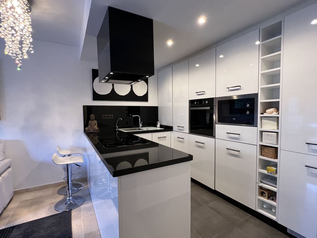 2 slaapkamer Appartement te koop in Mijas Golf met garage - € 299.950 (Ref: 9819704)