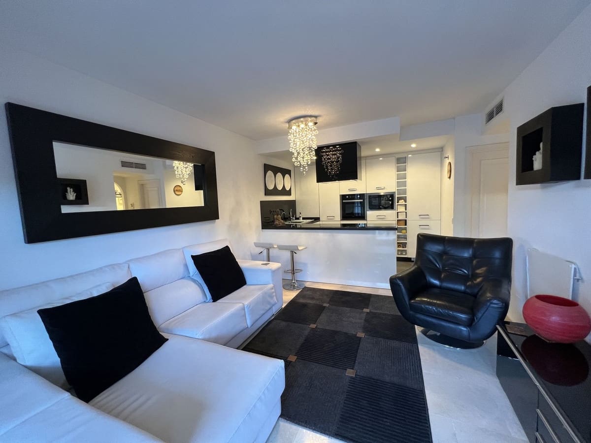 2 slaapkamer Appartement te koop in Mijas Golf met garage - € 299.950 (Ref: 9819704)