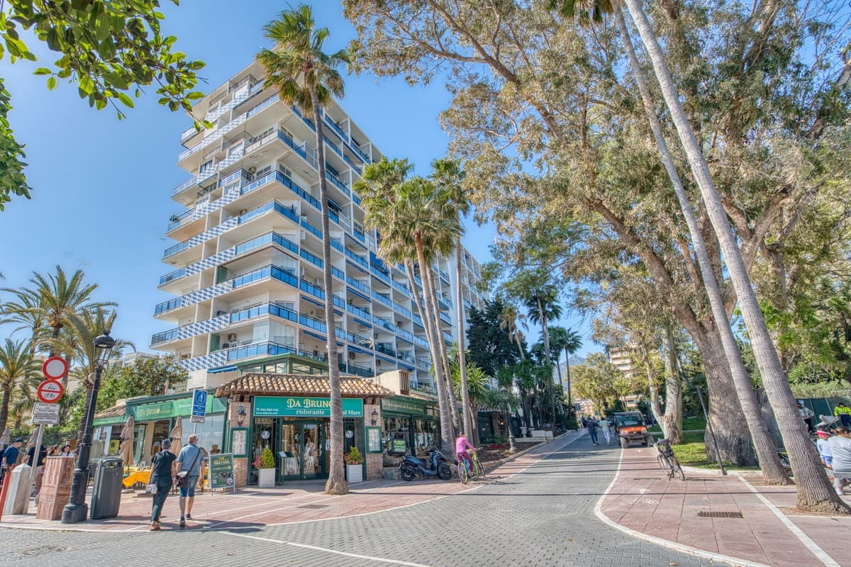 1 slaapkamer Appartement te koop in Marbella - € 725.000 (Ref: 9821797)