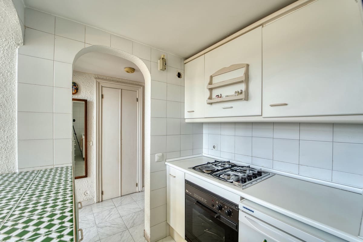 1 slaapkamer Appartement te koop in Marbella - € 725.000 (Ref: 9821797)