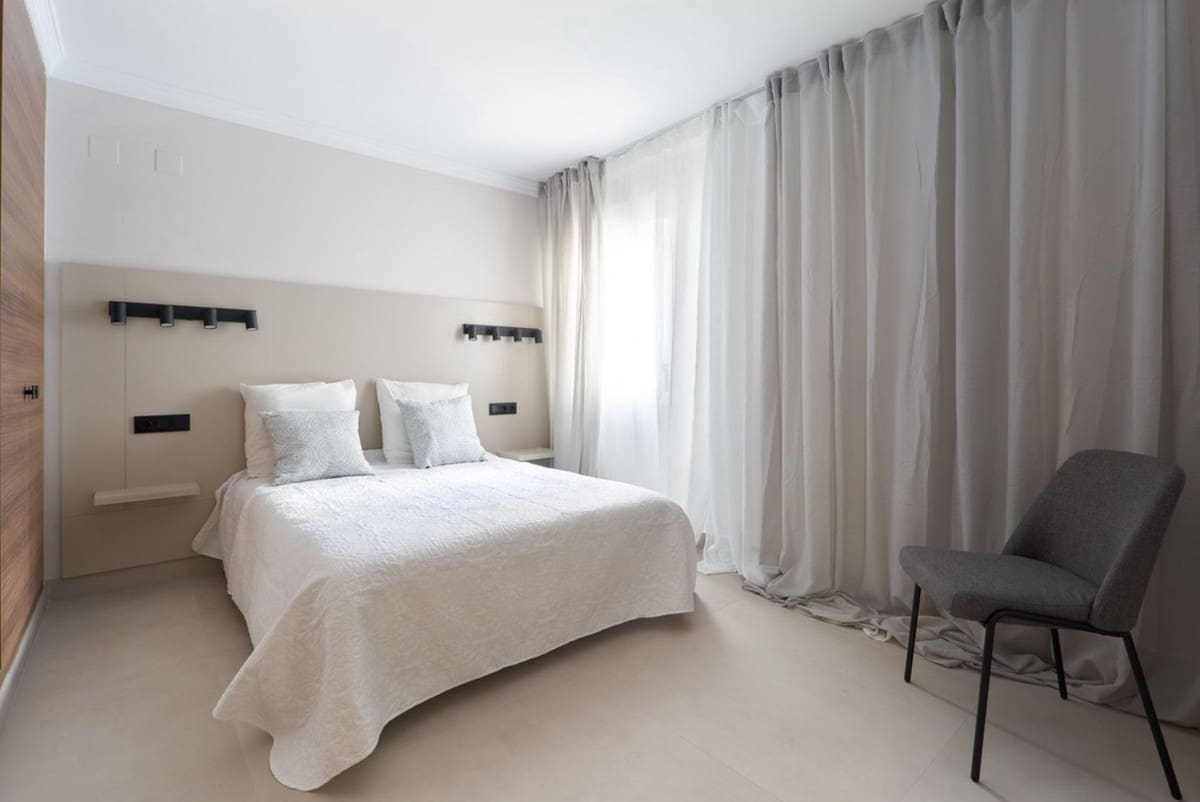 3 bedroom Apartment for sale in San Pedro de Alcantara - € 745,000 (Ref: 9821798)