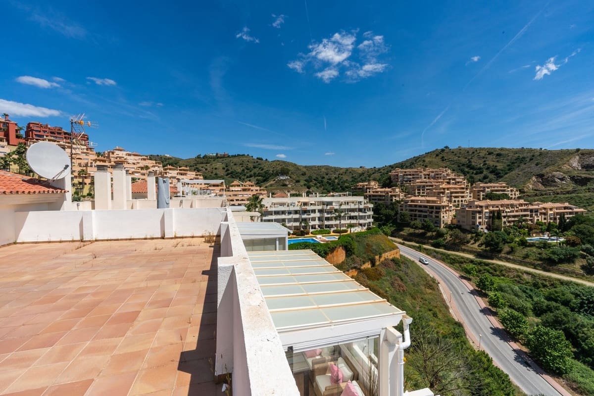 2 Zimmer Penthouse zu verkaufen in Calahonda mit Garage - 395.000 € (Ref: 9824310)