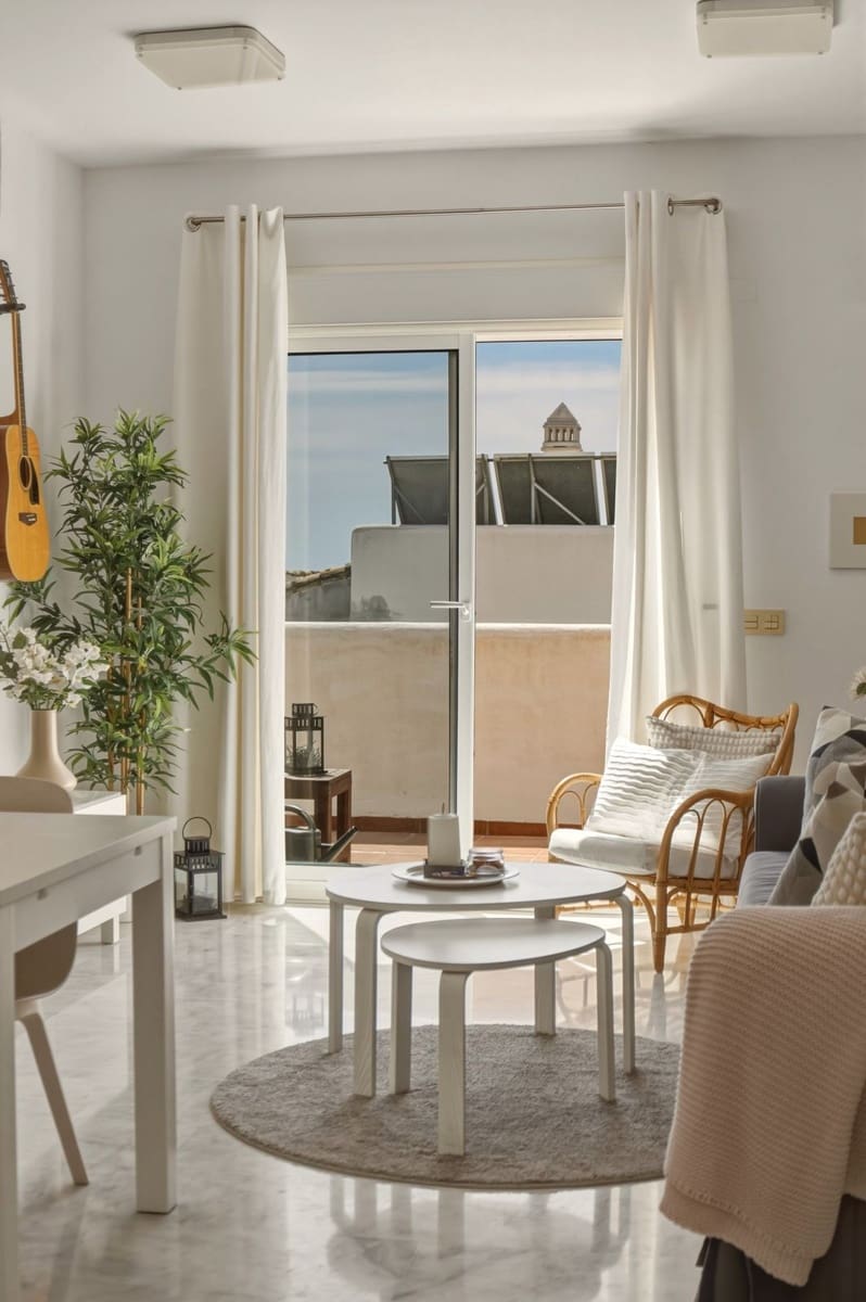 2 chambre Penthouse à vendre à Estepona avec garage - 275 000 € (Ref: 9824312)