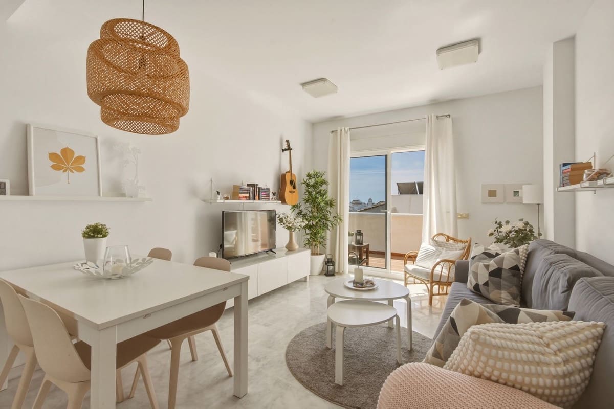 2 chambre Penthouse à vendre à Estepona avec garage - 275 000 € (Ref: 9824312)