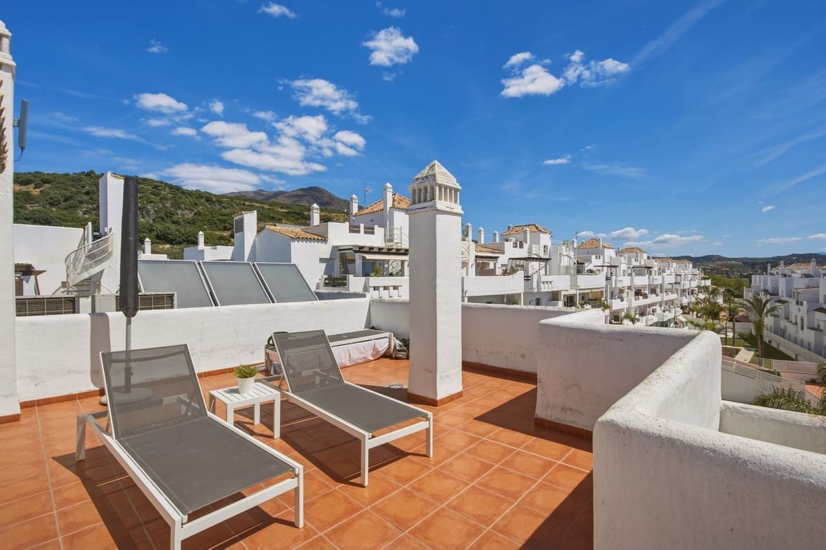 2 chambre Penthouse à vendre à Estepona avec garage - 275 000 € (Ref: 9824312)