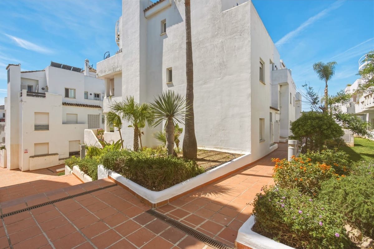 2 chambre Penthouse à vendre à Estepona avec garage - 275 000 € (Ref: 9824312)