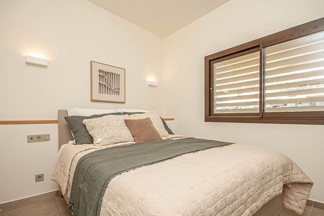 3 soveværelse Lejlighed til salg i El Higuerón, Fuengirola - € 975.000 (Ref: 9824318)