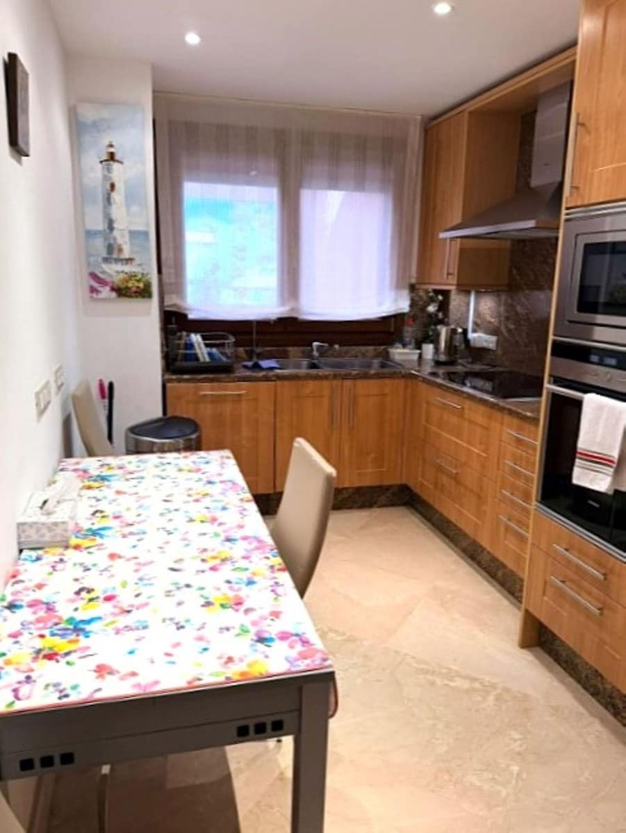 3 makuuhuone Huoneisto myytävänä paikassa Estepona mukana 
autotalli - 1 100 000 € (Ref: 9826106)