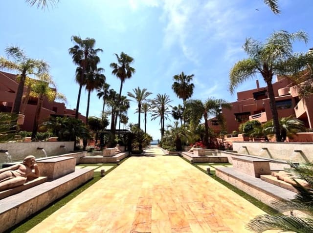 Apartamento de 3 habitaciones en Parque Central, Estepona en venta con garaje - 1.100.000 € (Ref: 9826106)