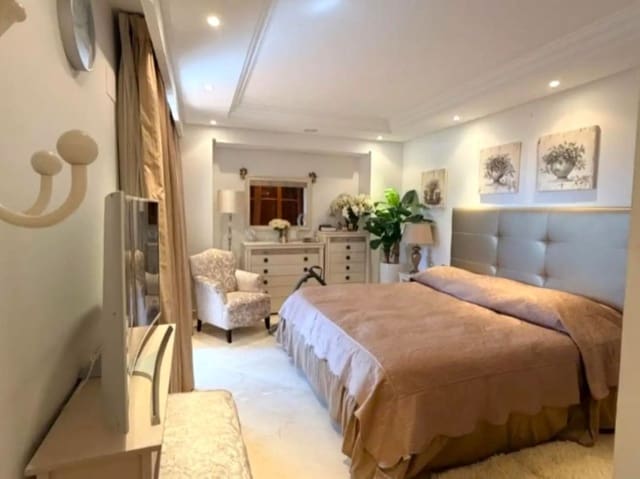 3 soverom Leilighet til salgs i Parque Central, Estepona med garasje - € 1 100 000 (Ref: 9826107)