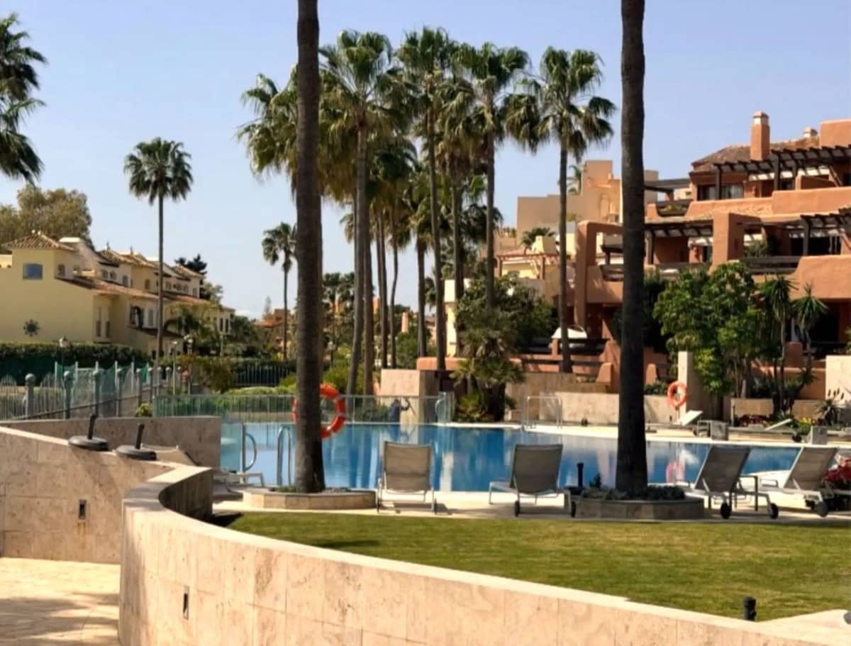 3 soverom Leilighet til salgs i Estepona med garasje - € 1 100 000 (Ref: 9826107)