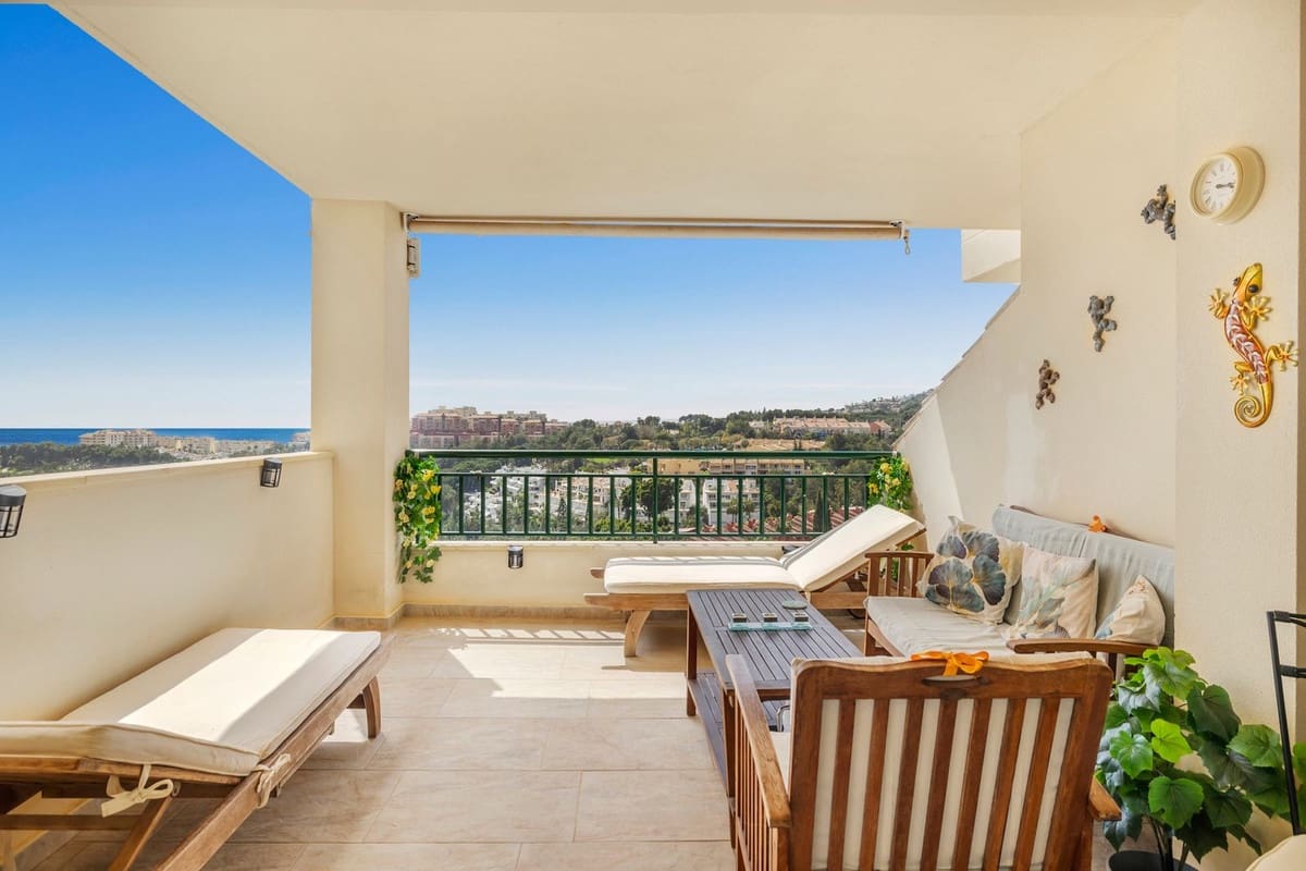 2 soverom Leilighet til salgs i Torrequebrada med garasje - € 365 000 (Ref: 9826111)