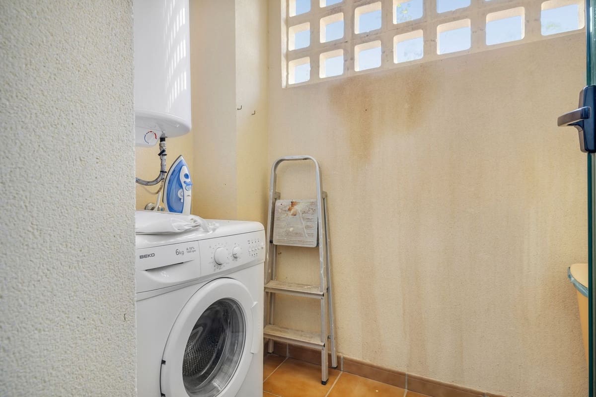 2 soverom Leilighet til salgs i Torrequebrada med garasje - € 365 000 (Ref: 9826111)