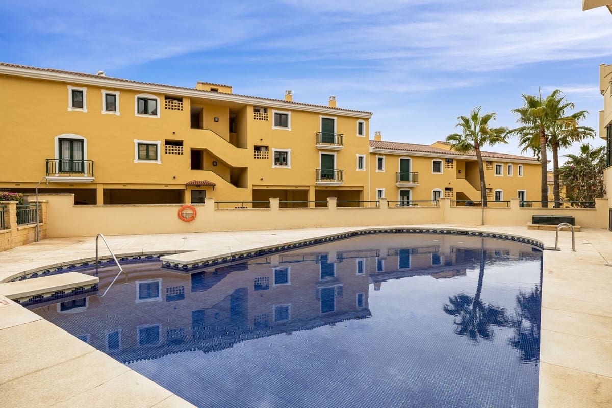 2 soverom Leilighet til salgs i Torrequebrada med garasje - € 365 000 (Ref: 9826111)