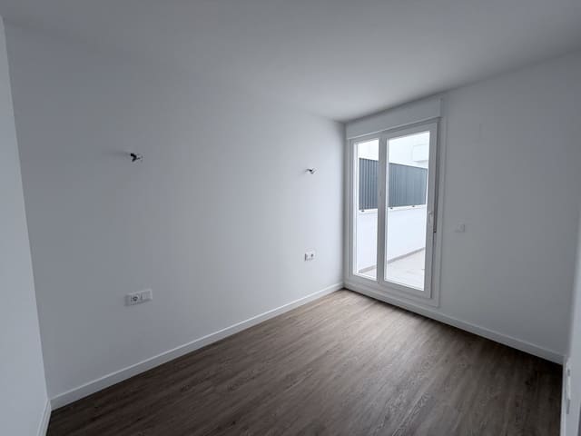 2 Zimmer Apartment zu verkaufen in Zona Puerto Deportivo, Fuengirola mit Garage - 340.000 € (Ref: 9828077)