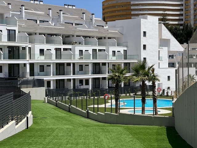 2 Zimmer Apartment zu verkaufen in Zona Puerto Deportivo, Fuengirola mit Garage - 340.000 € (Ref: 9828077)