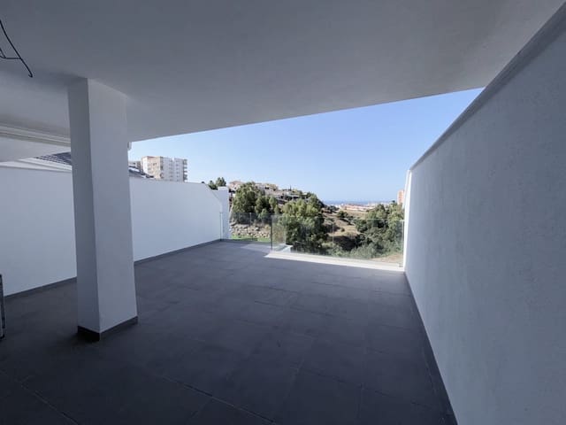2 Zimmer Apartment zu verkaufen in Zona Puerto Deportivo, Fuengirola mit Garage - 340.000 € (Ref: 9828077)