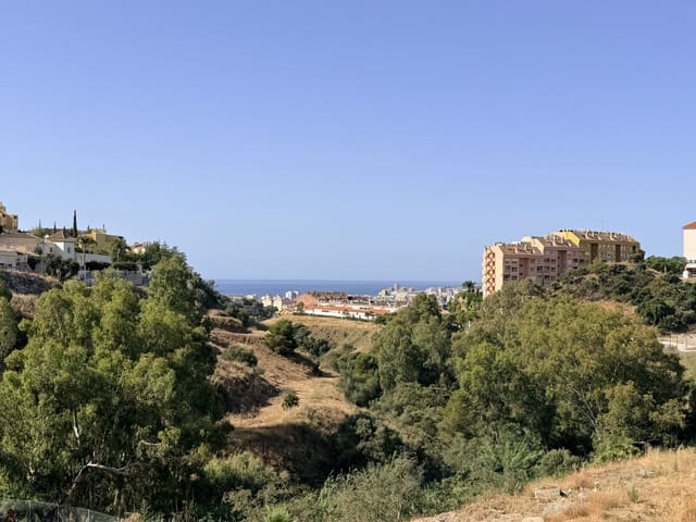 2 Zimmer Apartment zu verkaufen in Zona Puerto Deportivo, Fuengirola mit Garage - 340.000 € (Ref: 9828077)