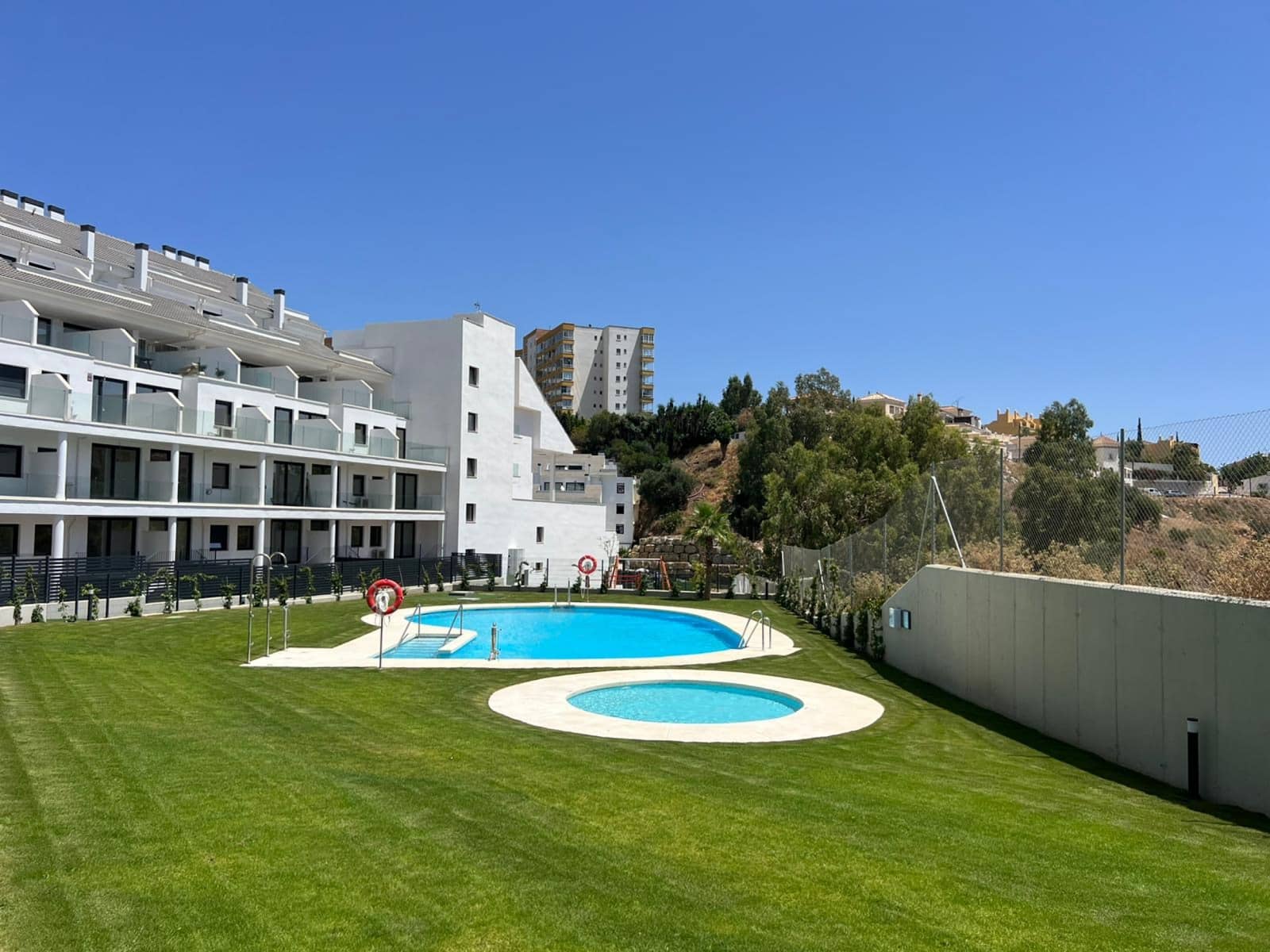 2 slaapkamer Appartement te koop in Fuengirola met garage - € 340.000 (Ref: 9828077)
