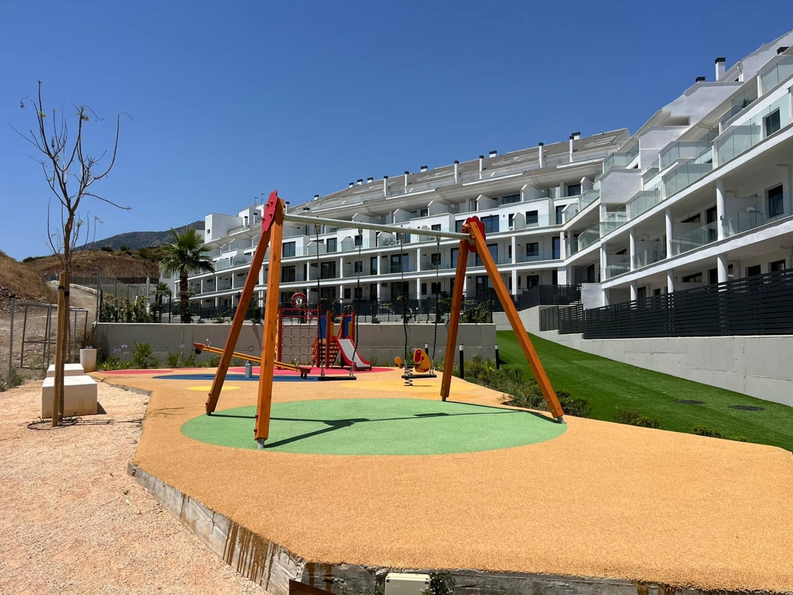 2 slaapkamer Appartement te koop in Fuengirola met garage - € 340.000 (Ref: 9828077)