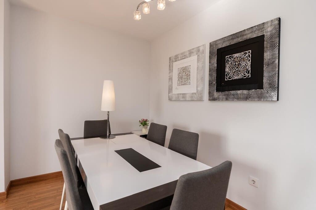 2 bedroom Apartment for sale in Benalmadena with garage - € 420,000 (Ref: 9830428)