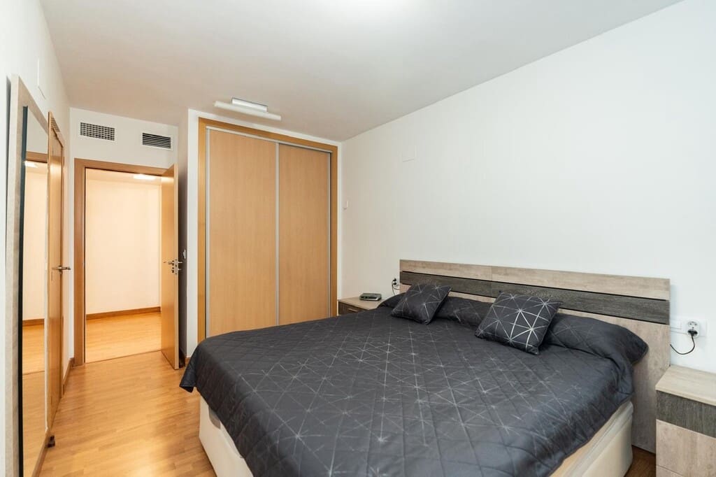 2 bedroom Apartment for sale in Benalmadena with garage - € 420,000 (Ref: 9830428)
