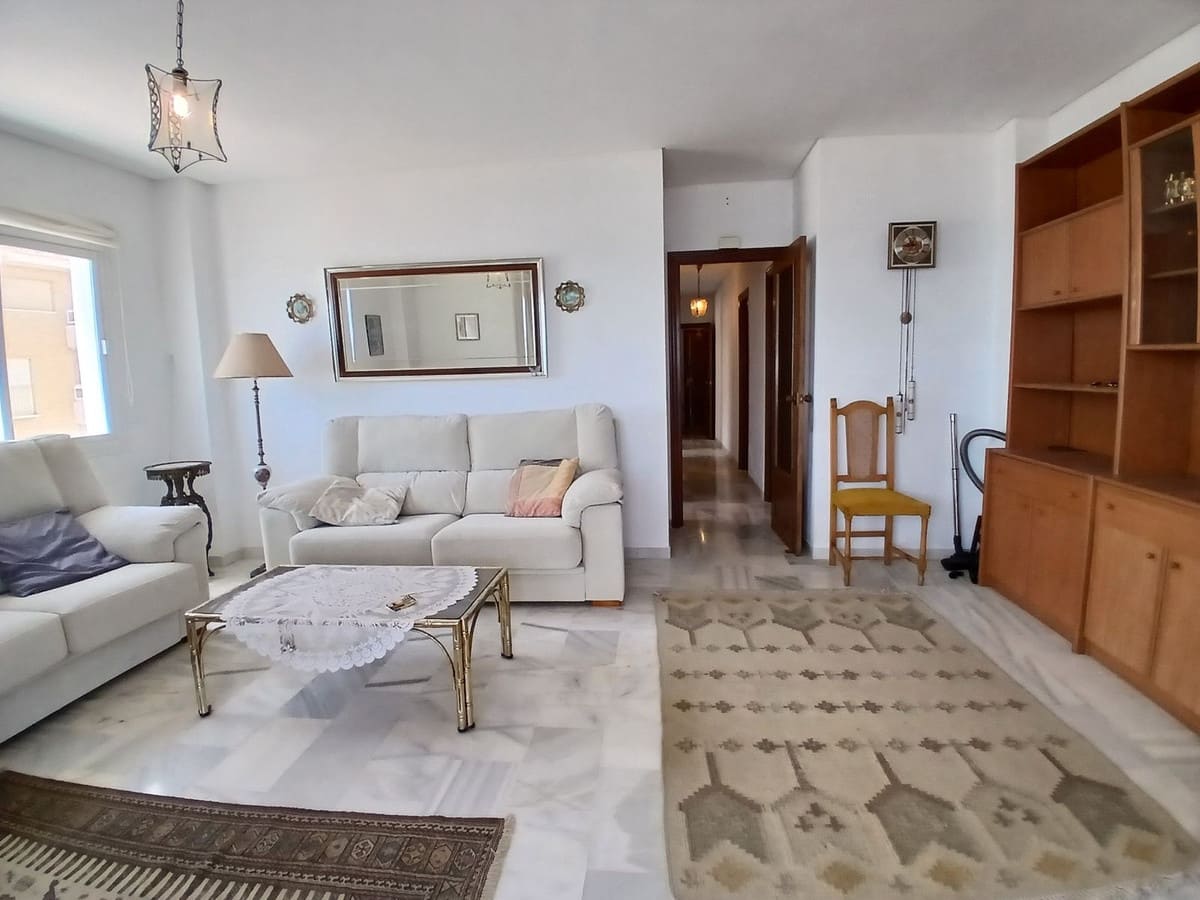 2 slaapkamer Appartement te koop in Fuengirola met garage - € 545.000 (Ref: 9830433)