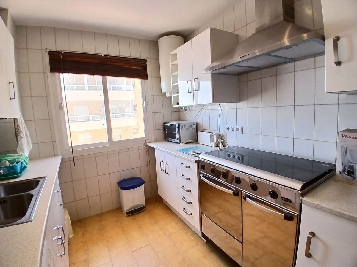 2 slaapkamer Appartement te koop in Fuengirola met garage - € 545.000 (Ref: 9830433)
